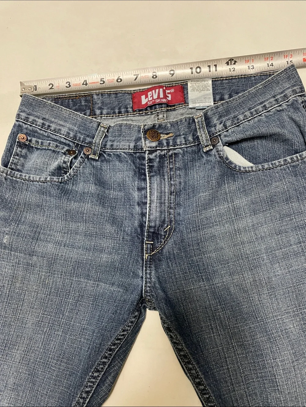 Levis men’s authentic